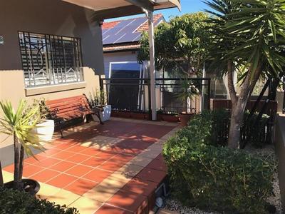 12 Chestnut Rd, Auburn