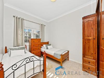 12 Chestnut Rd, Auburn