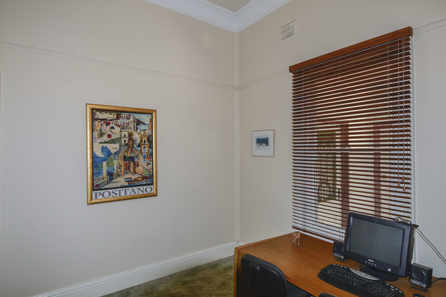 3 Dooen Road, Horsham