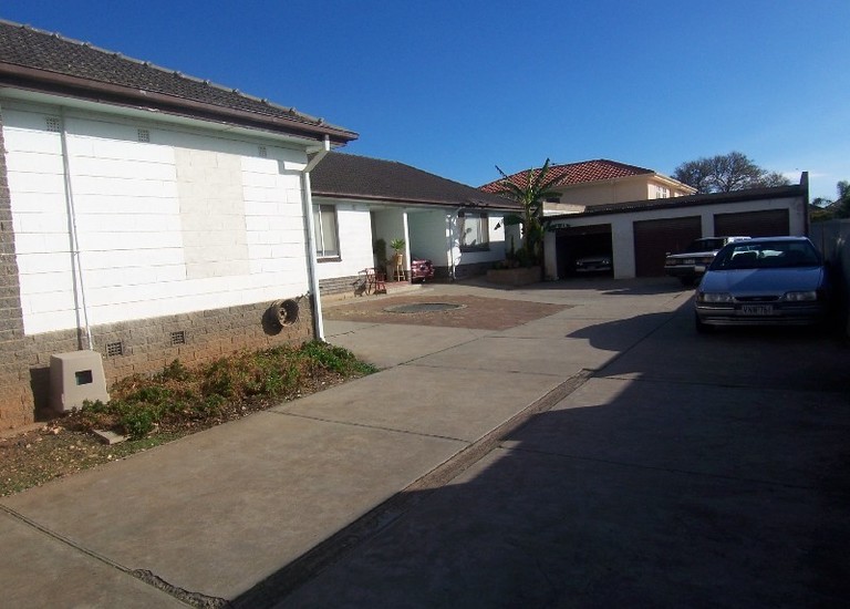 1 / 8 Burke Street, Seacliff Park