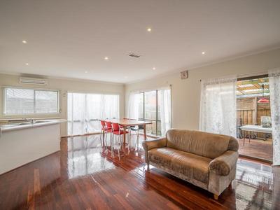 2 / 2 Caroline Street, Box Hill North