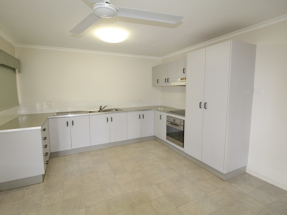 7 Goldview Street, Atherton