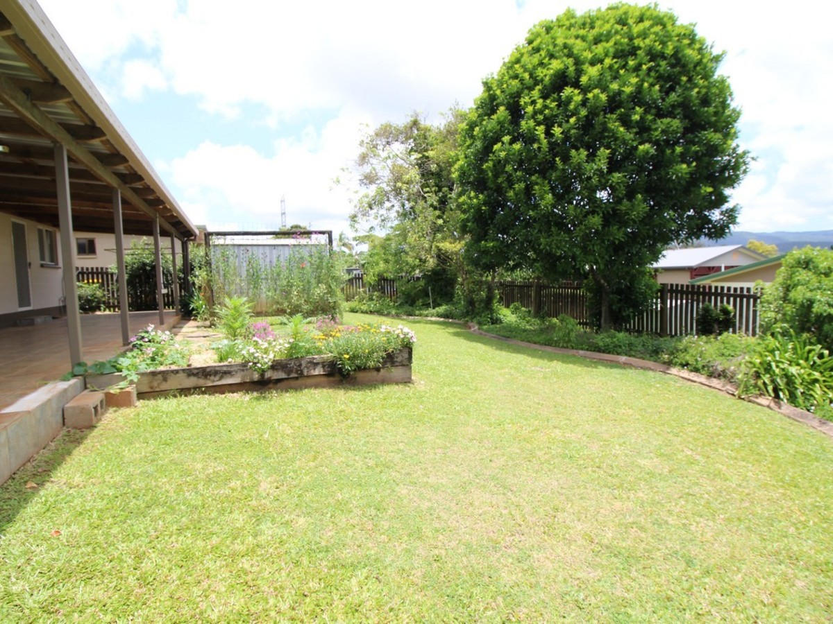 7 Goldview Street, Atherton