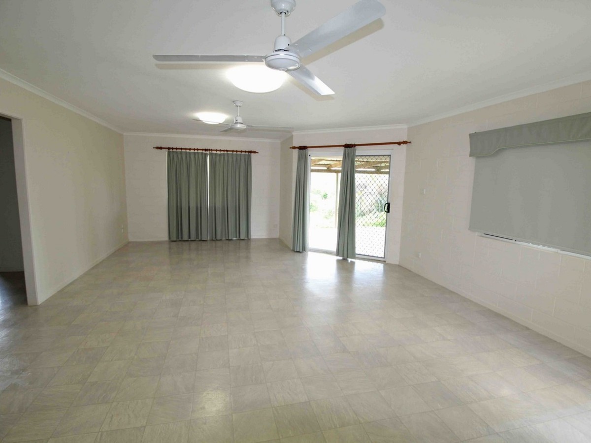 7 Goldview Street, Atherton