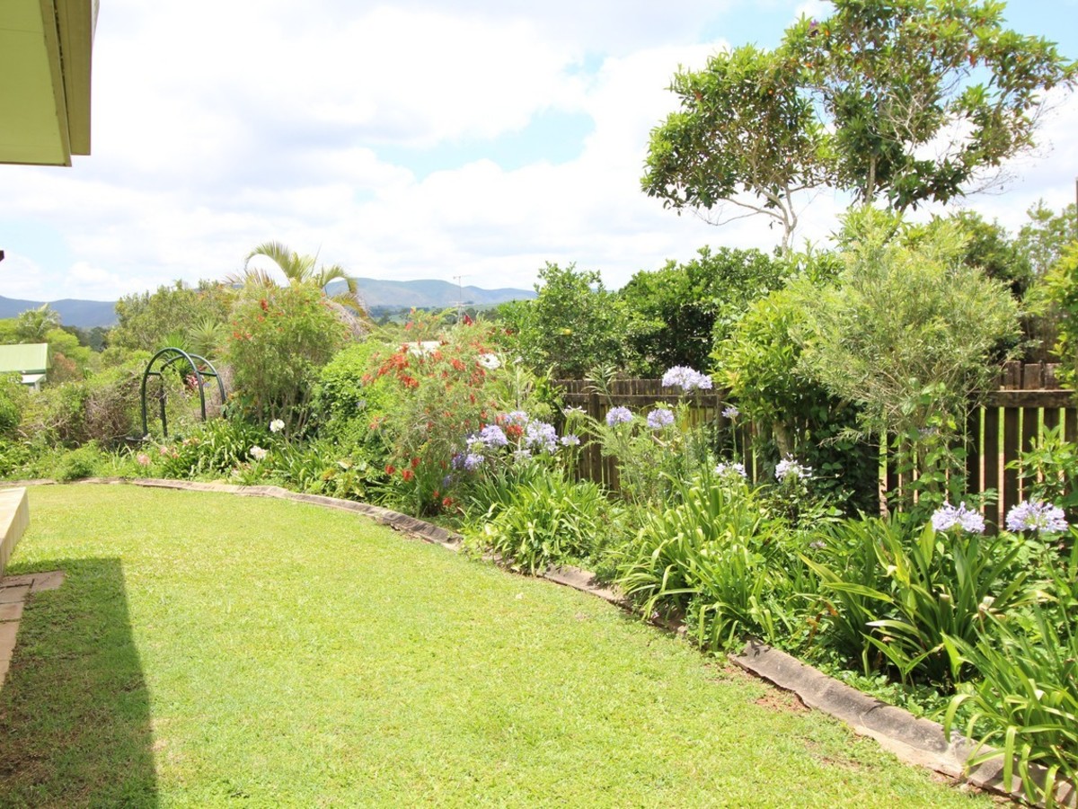 7 Goldview Street, Atherton