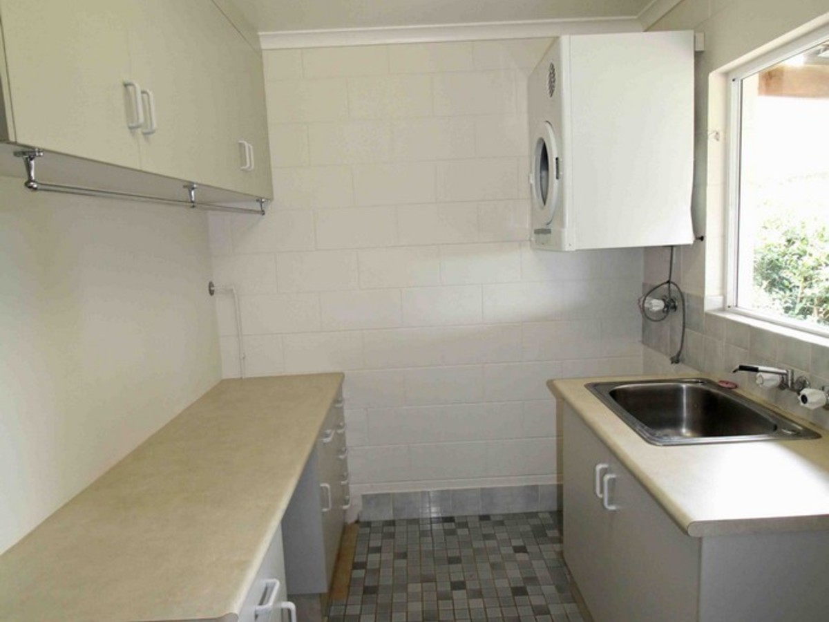 7 Goldview Street, Atherton