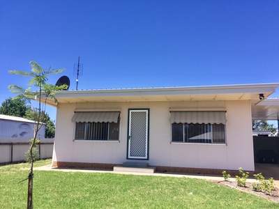 1 / 319 Church , Hay