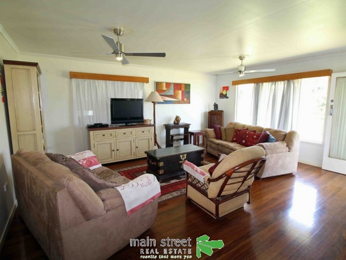 12 First Avenue, Atherton