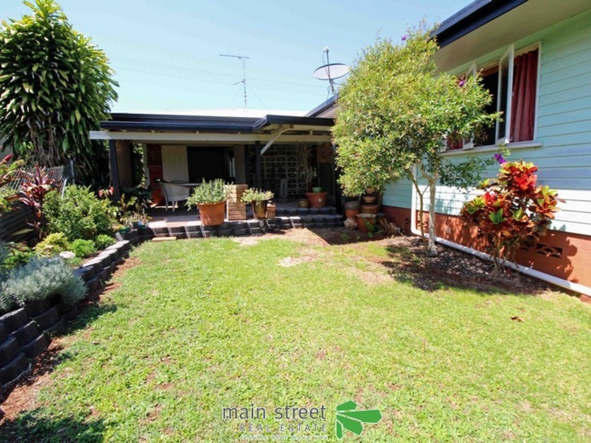 12 First Avenue, Atherton