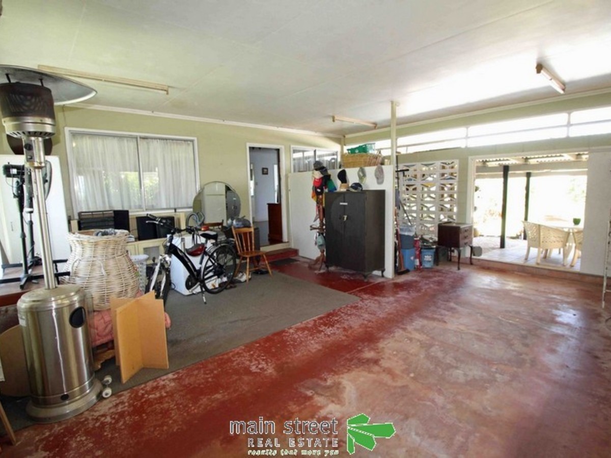 12 First Avenue, Atherton