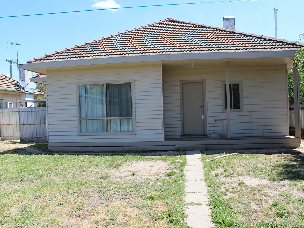 11 Tomkins Parade, Benalla