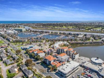 18 / 5 Thompson Road, Patterson Lakes