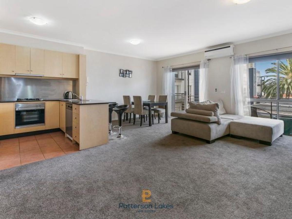 18 / 5 Thompson Road, Patterson Lakes