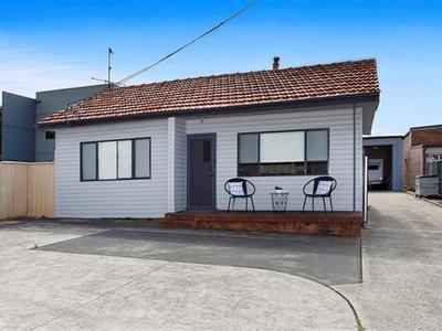 10 McGrath St, Fairy Meadow