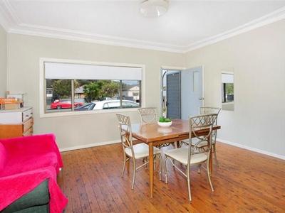 10 McGrath St, Fairy Meadow