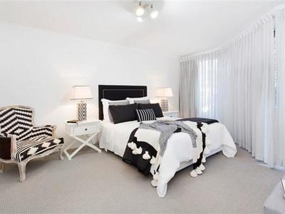 2 / 29 Bourke St, North Wollongong