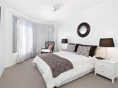 2 / 29 Bourke St, North Wollongong