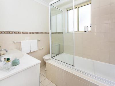 2 / 49 Gipps Street, Wollongong