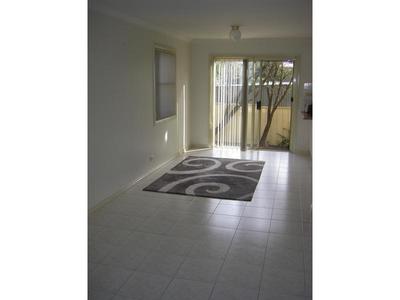 4 / 2A Benney Avenue, Figtree