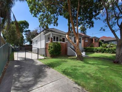 13 Dempster Street, West Wollongong
