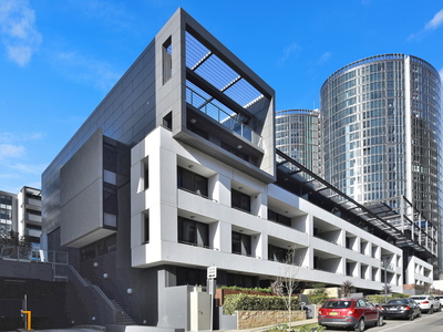 602 / 1 Half Street, Wentworth Point