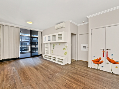 602 / 1 Half Street, Wentworth Point