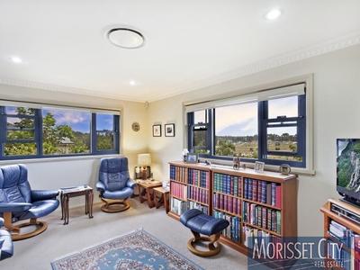 8 Sundial Drive, Morisset Park