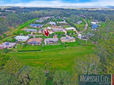 8 Ellenborough Drive, Cooranbong