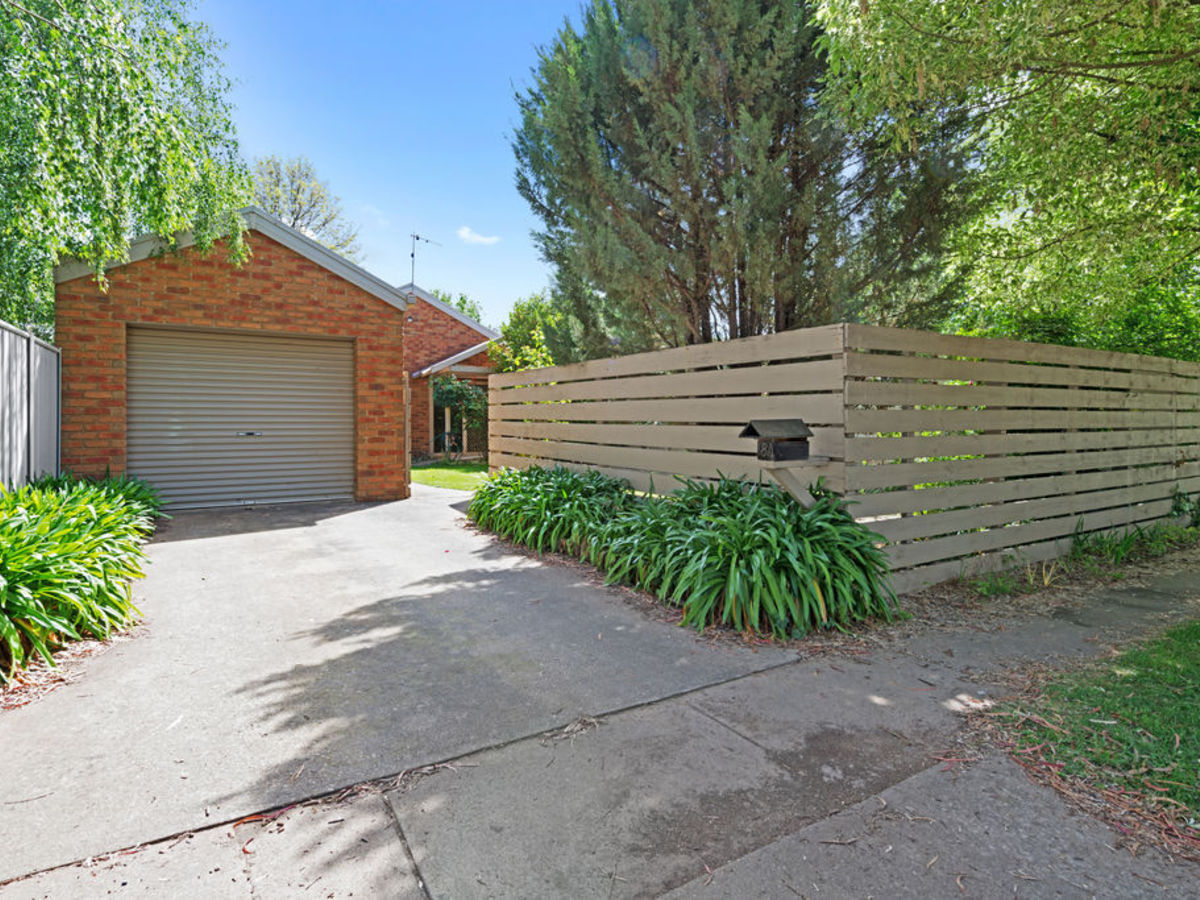 8A Hiscock Court, Benalla