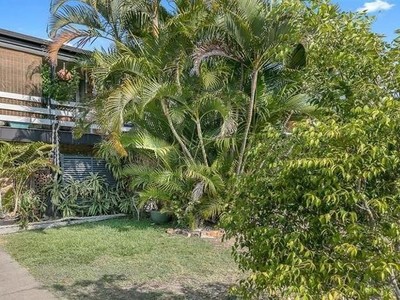 2 / 1 King Street, Urangan