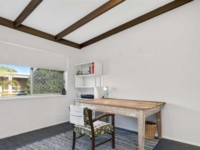 2 / 1 King Street, Urangan