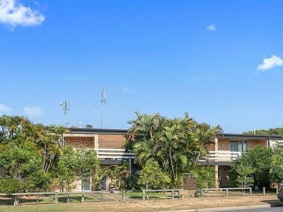2 / 1 King Street, Urangan