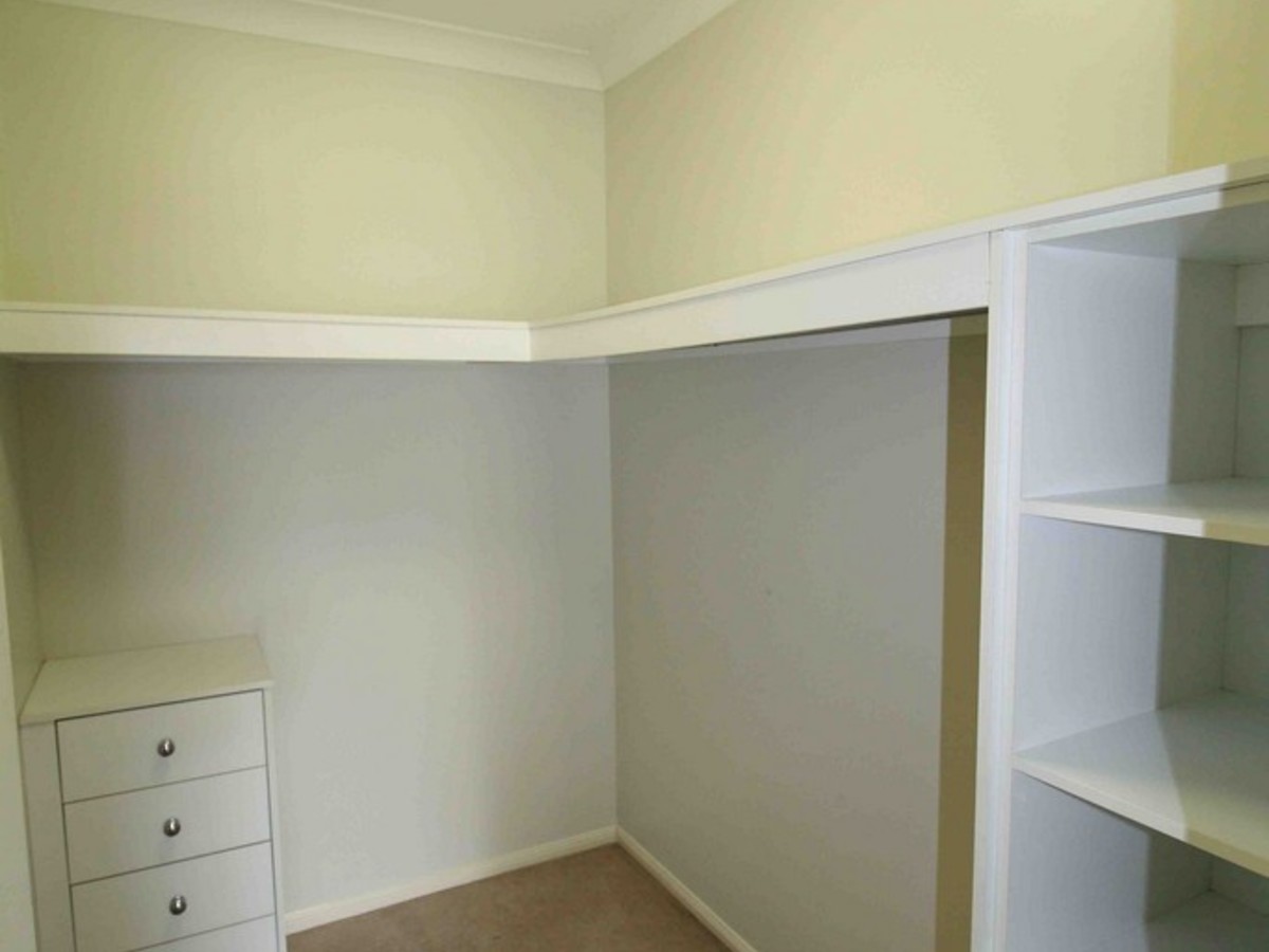 60 Danzer Drive, Atherton