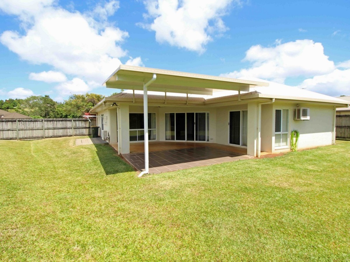 60 Danzer Drive, Atherton