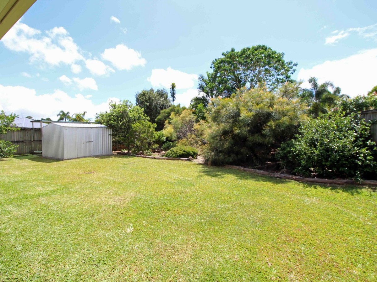 60 Danzer Drive, Atherton