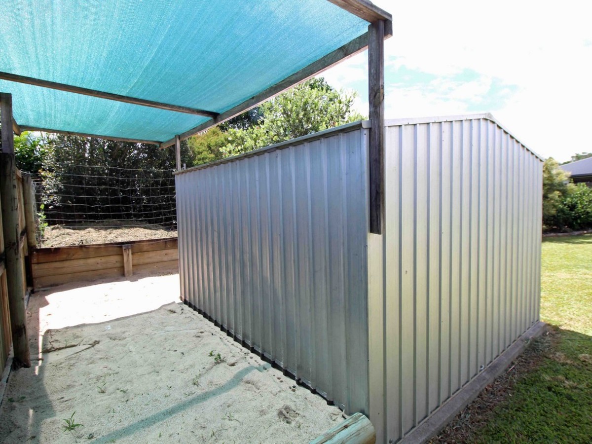 60 Danzer Drive, Atherton