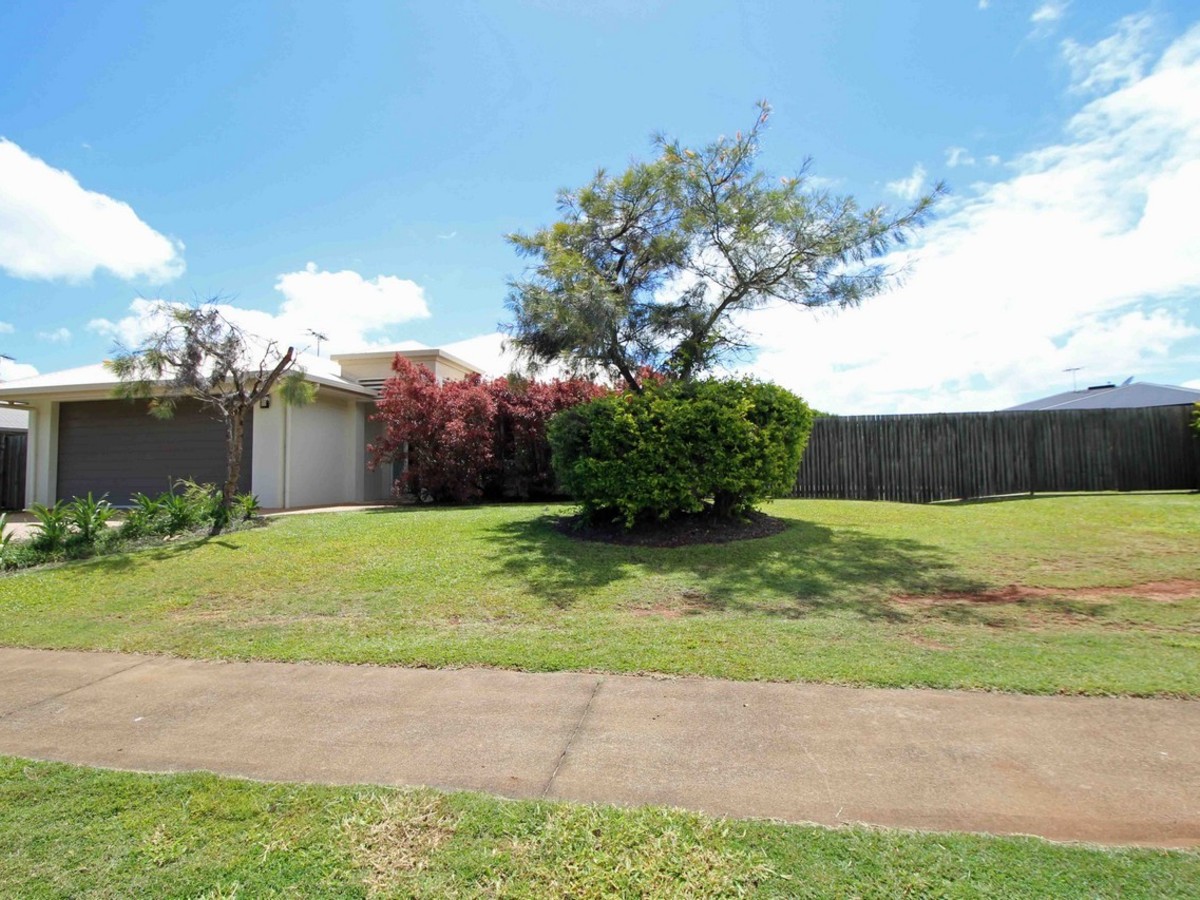 60 Danzer Drive, Atherton