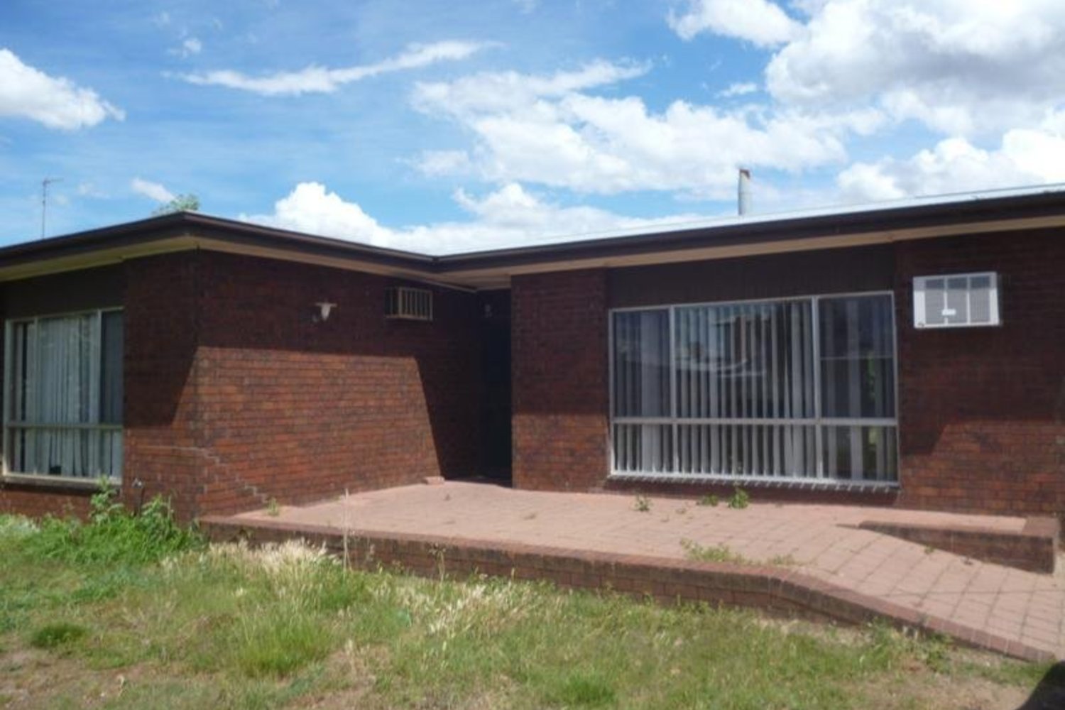 18 Howard Street, Horsham