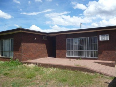 18 Howard Street, Horsham