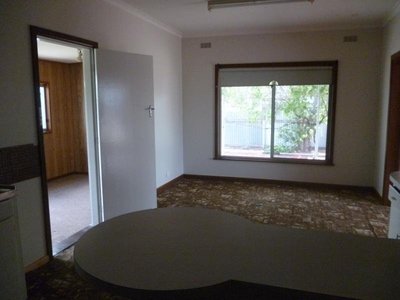 18 Howard Street, Horsham