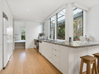 18 Douglas Road, Mount Macedon