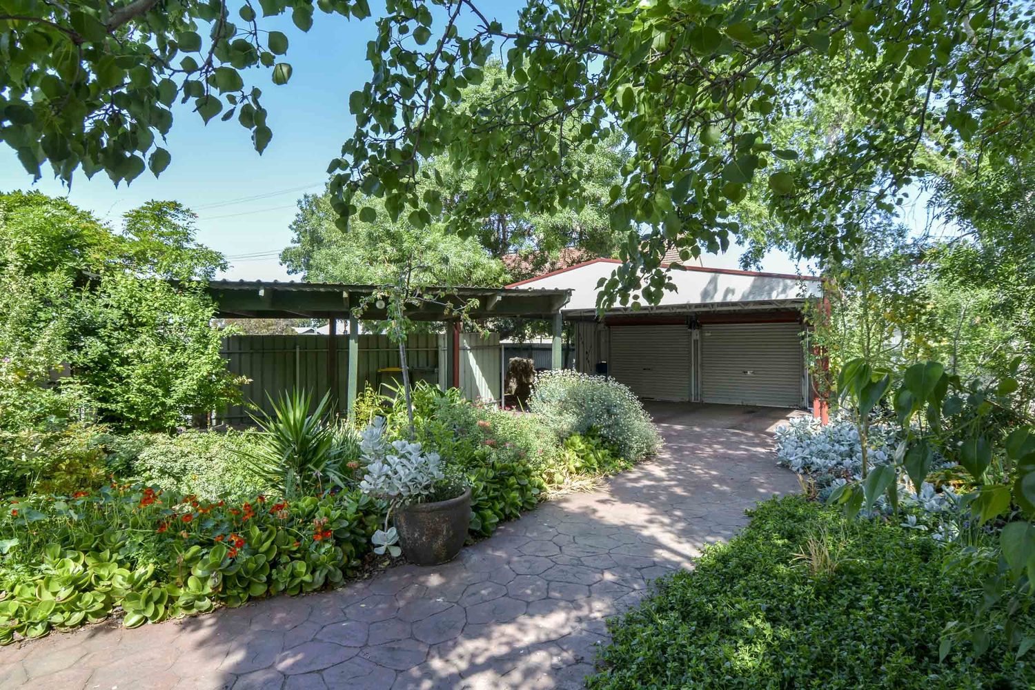3 Dooen Road, Horsham