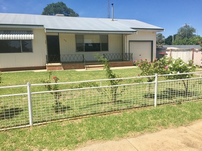 436 Macauley Street, Hay