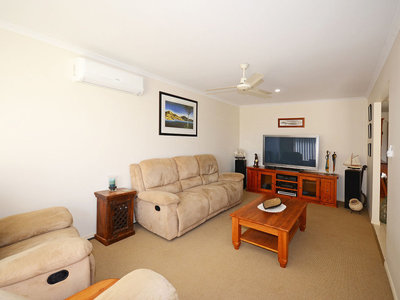 34 Topaz Circuit, Urangan