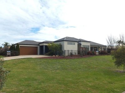 87 Kialla Lakes Drive, Kialla
