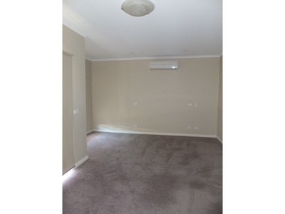 8 Salamander Terrace, Shepparton