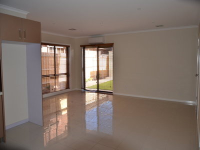 2 / 125 Princes Hwy, Werribee