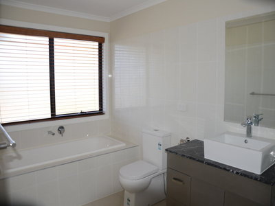 2 / 125 Princes Hwy, Werribee