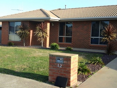 12 Brooks Avenue, Shepparton