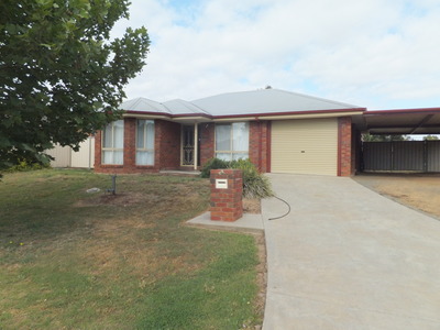 2 Banks Place, Shepparton